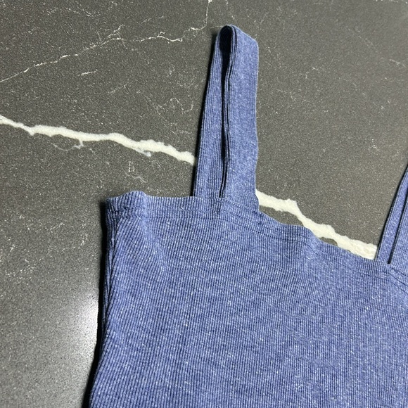 Cropped Tank - Picture 2 of 3